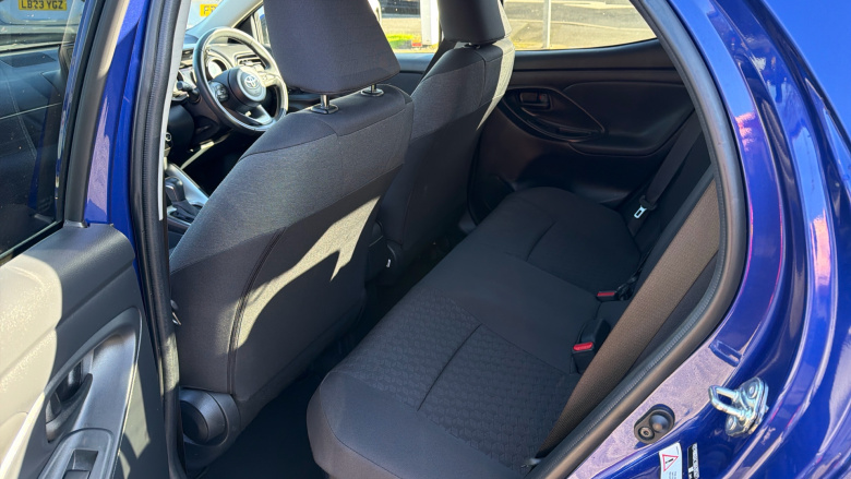 Toyota Yaris 1.5 Hybrid Design 5dr CVT Hybrid Hatchback